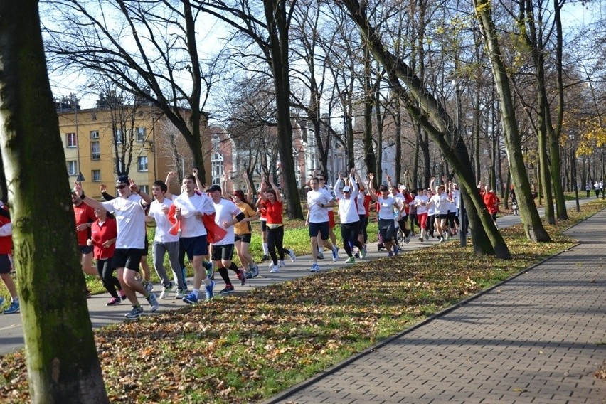 Bieg Niepodległości w Bytomiu: 11 listopada biegli w parku miejskim [ZDJĘCIA]