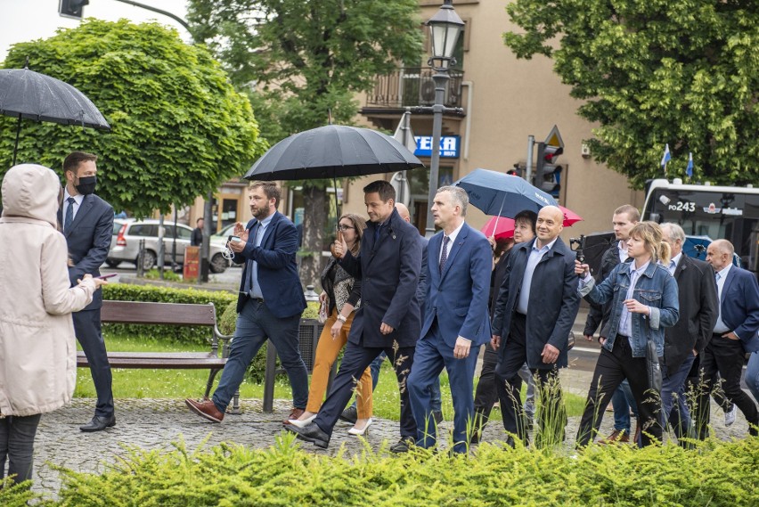 Rafał Trzaskowski w Wieliczce. Tłumy na Placu Kościuszki [ZDJĘCIA]