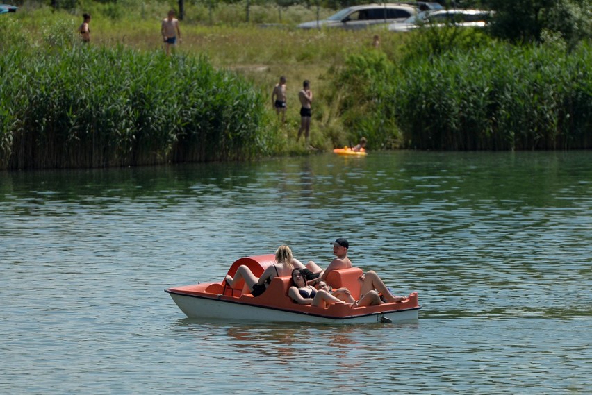 Plaża w Ostrowie pod Przemyślem. Mieszkańcy relaksują się na żwirowni [ZDJĘCIA]