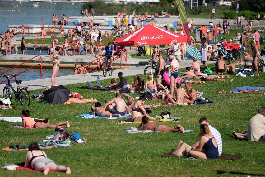 Piękna i słoneczna pogoda zachęciła poznaniaków do wyjścia z...