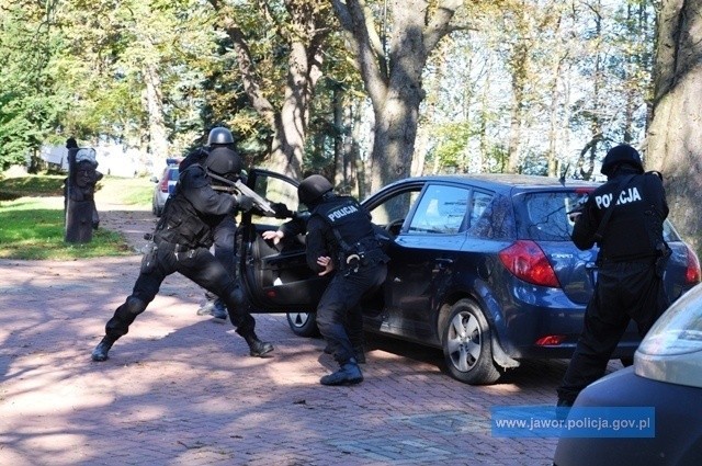Napad na kantor. Policja ścigała napastników ulicami miasta (FILM, ZDJĘCIA)