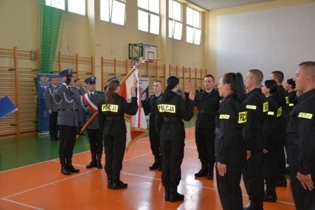 ślubowanie nowych funkcjonariuszy w łódzkiej policji