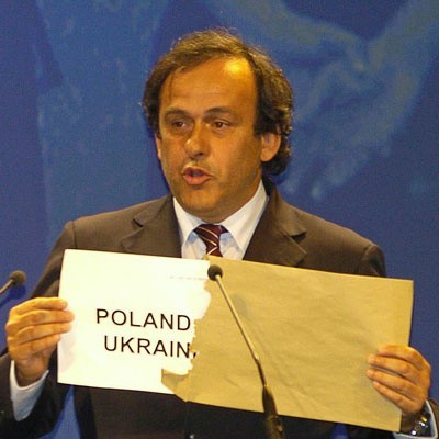 Zwycięstwo Polski i Ukrainy w staraniach o organizację Euro 2012 ogłosił wczoraj szef UEFA Michel Platini