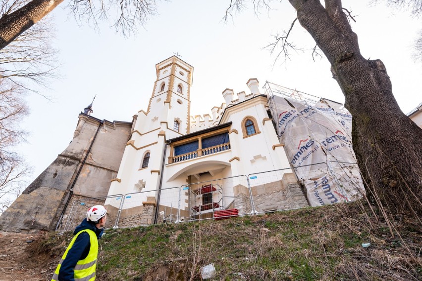 Pałac Stadnickich podczas remontu odkrywa nowe tajemnice i wciąż zaskakuje