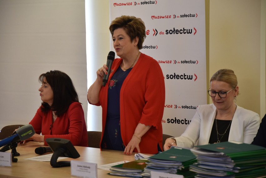 184 projekty w powiatach ostrołęckim i ostrowskim ze wsparciem sejmiku Mazowsza. 7.03.2024 w Ostrołęce podpisano umowy 