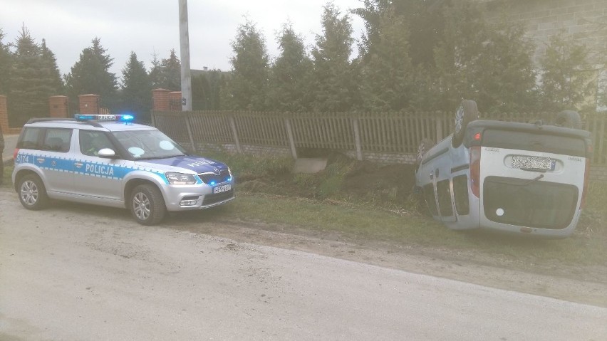 Wypadek koło Buska. Auto dachowało, kierowca z promilami 