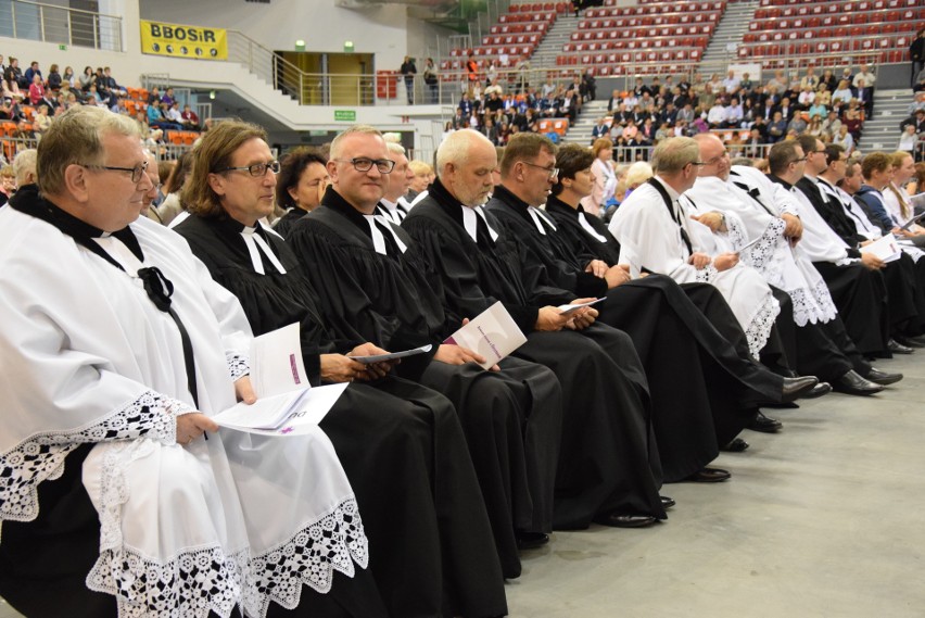 - Czy naśladując Mistrza, jesteśmy w stanie, jestem w...