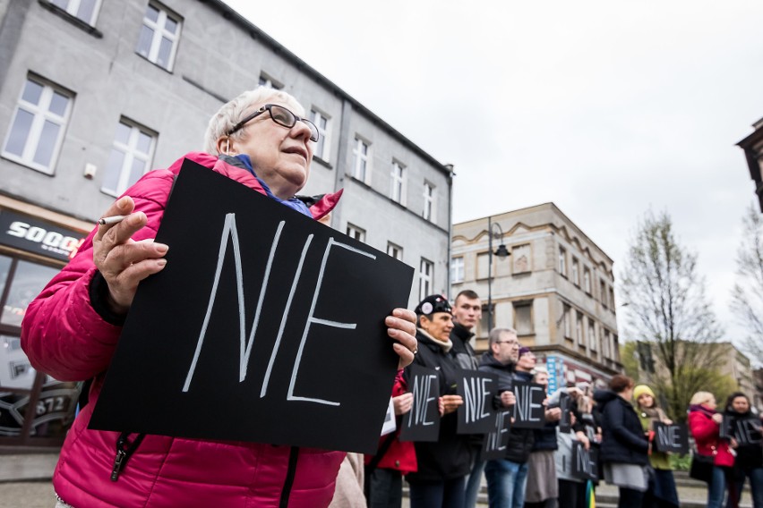 W piątek wieczorem przeciwko przemocy domowej protestowano...