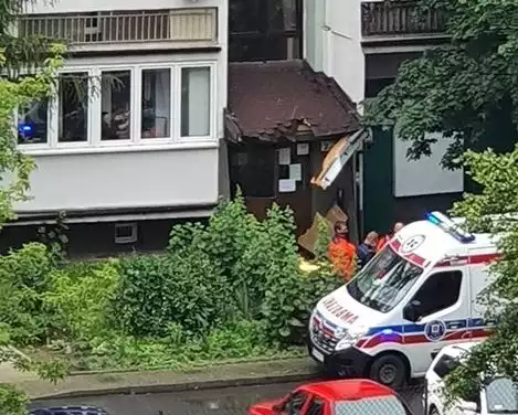 Na miejsce wypadku przyjechało też pogotowie.