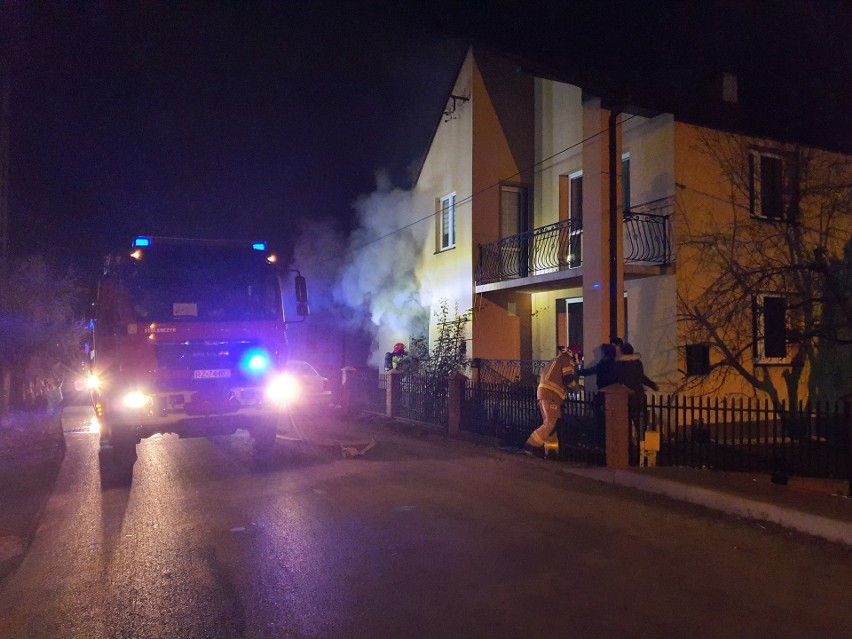 Pożar kotłowni w domu w Suchorzowie, w gminie Baranów Sandomierski. W akcji cztery zastępy straży pożarnej (ZDJĘCIA)