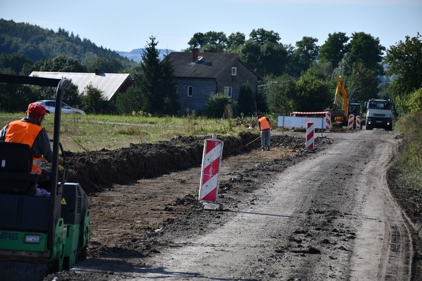 Powiat miechowski. Modernizują drogę z Książa Małego do Boczkowic