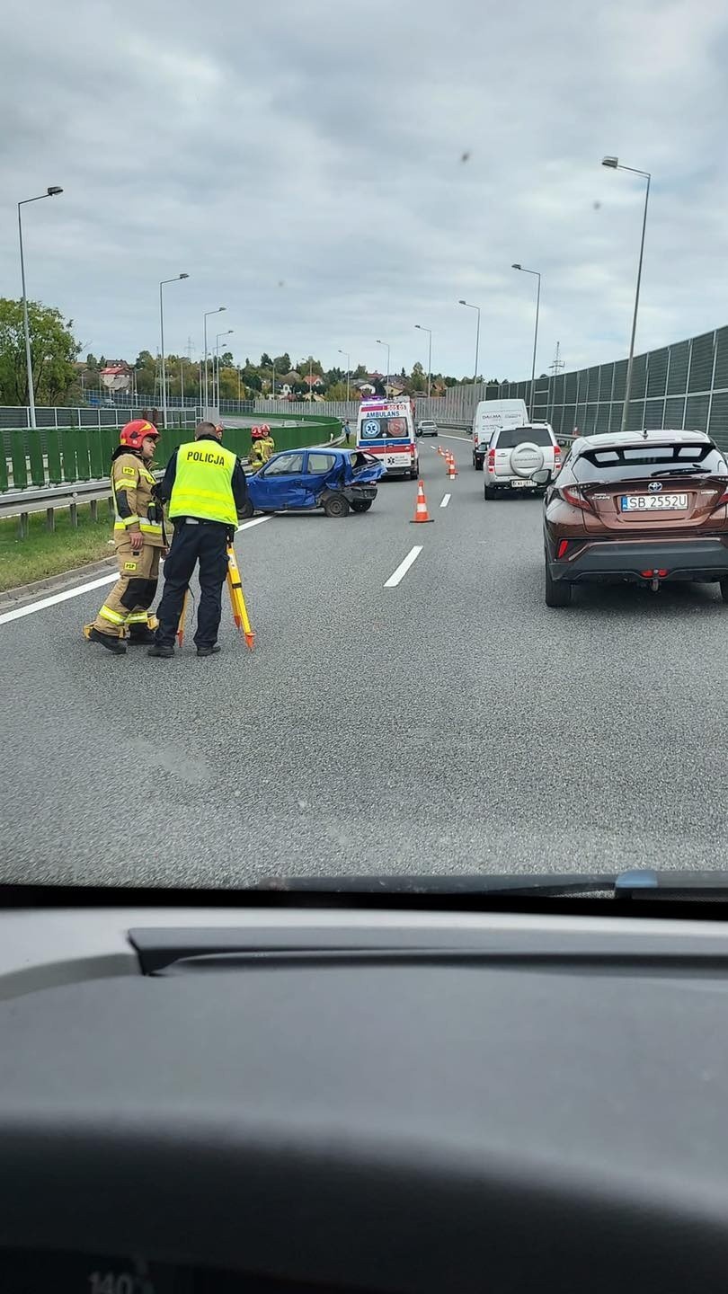 Wypadek dwóch samochodów osobowych na S1 w Bielsku-Białej