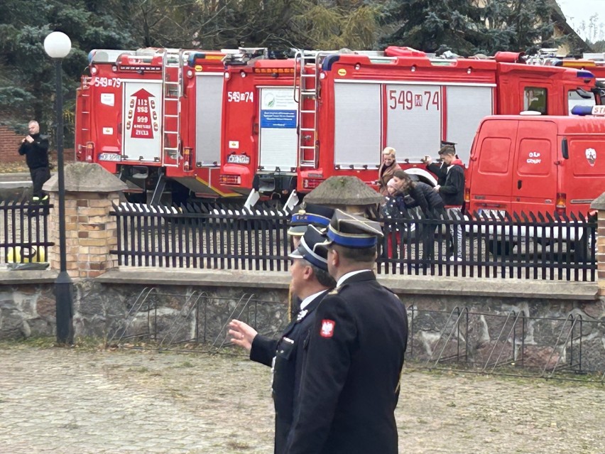 Msza święta w intencji strażaków z powiatu ostrowskiego. Przybyło ponad 200 strażaków