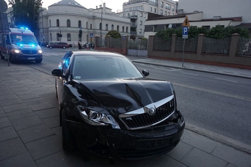 Wypadek na skrzyżowaniu ulic Nawrot i Wodnej w Łodzi