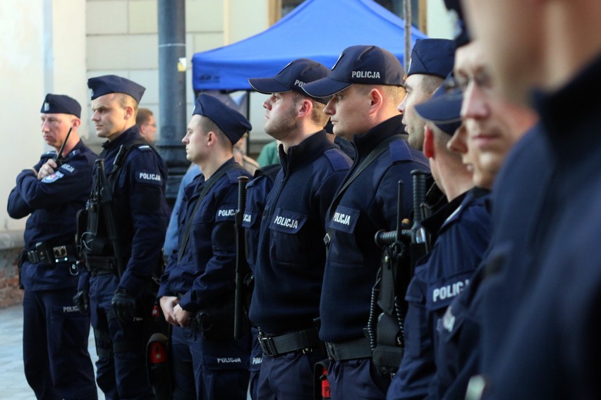 Demonstracja przeciwko próbie zakazania Marszu Równości w Lublinie (ZDJĘCIA, WIDEO)