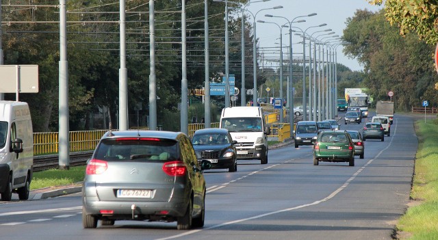 Od 10 grudnia ruch na odcinku ul. Chełmińskiej od ronda Dmowskiego w kierunku centrum Grudziądza będzie prowadzony wahadłowo. 