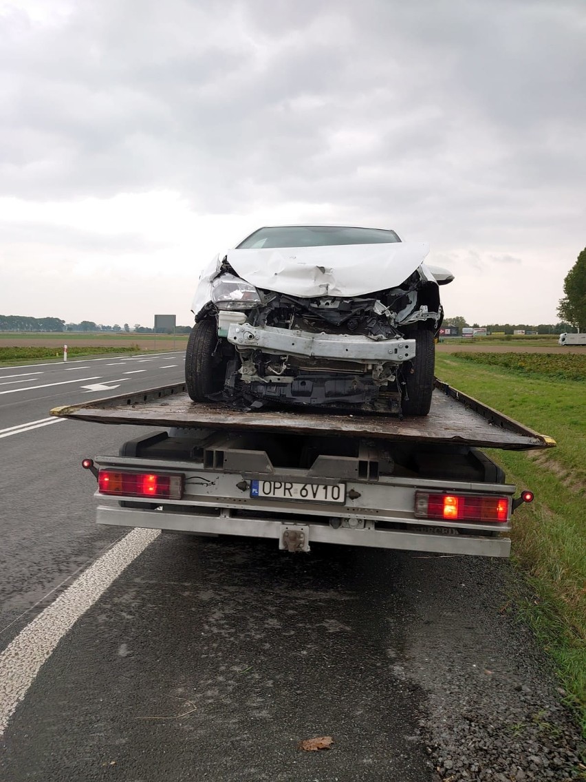 Wypadek na obwodnicy Prudnika. Audi zderzyło się z toyotą. Cztery osoby ranne 