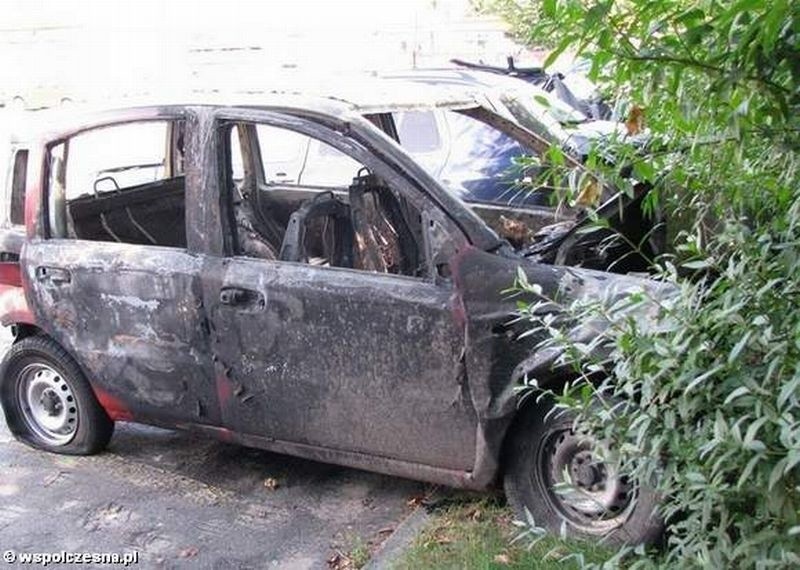Samochód, którym jechała rodzina stanął w płomieniach. Matka 4-latki nie żyje (zdjęcia) 