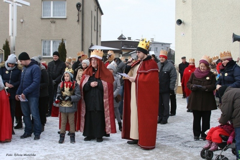 Orszak Trzech Króli w Lublińcu przemaszerował głównymi ulicami [ZDJĘCIA]