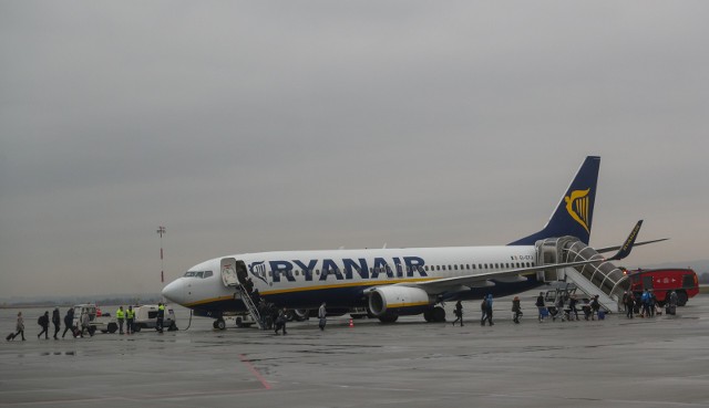 Prawie połowa wybierających tanie linie lotnicze, decyduje się na irlandzkiego przewoźnika Ryanair.