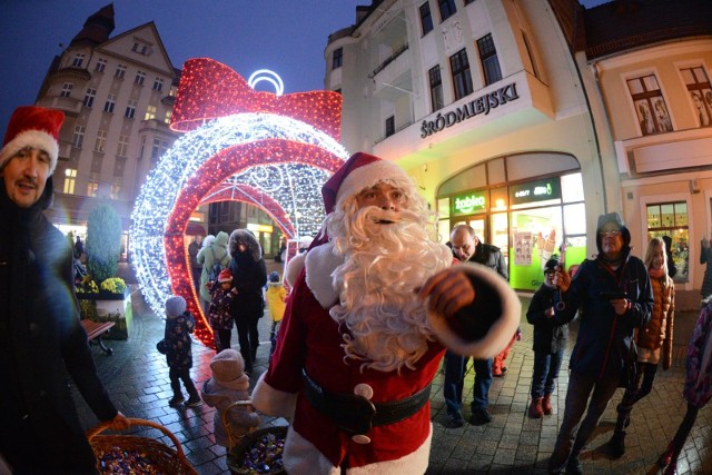 06.12.2017. zielona gora iluminacje swietlne iluminacja ozdoba swiateczna ozdoby swiateczne swiatelka swieta bozego narodzenia boze narodzenie miasto nz swiety mikolaj gwiazdorfot. mariusz kapala / gazeta lubuska / polska press