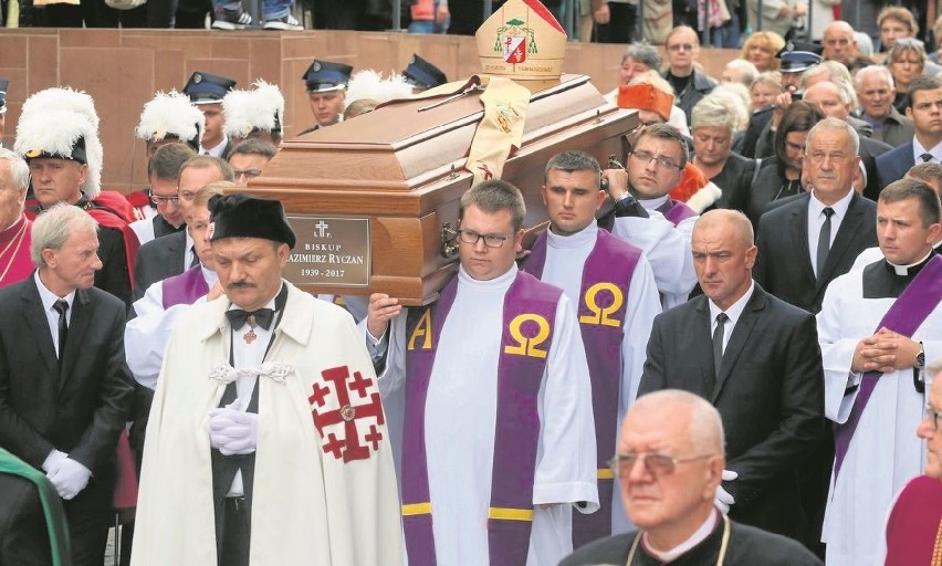 We wrześniu zmarł biskup kielecki Kazimierz Ryczan.
