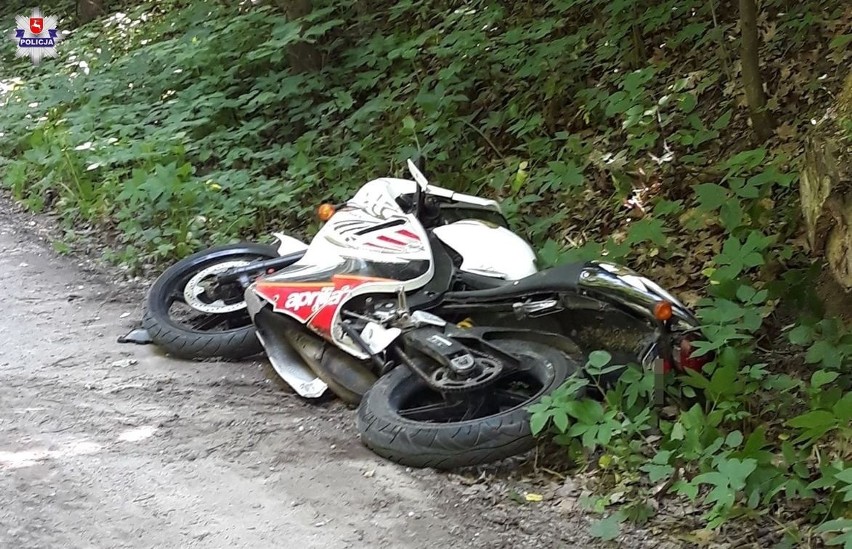 Wypadek w gm. Modliborzyce. Traktorzysta zajechał drogę motocykliście. Ranny trafił do szpitala