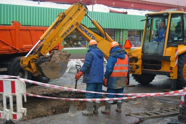 Ciężarówka w dziurze (aktual.)