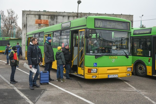 W piątek o godzinie 6.52 autobus MPK linii numer 62 zderzył się z samochodem osobowym. W wyniku zdarzenia nikomu nic się nie stało, jednak pasażerowie komunikacji miejskiej musieli wybrać zastępczą formę transportu.