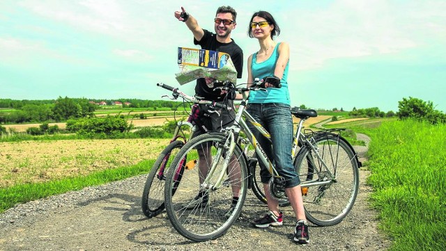 Turyści na nowych szlakach rowerowych w okolicy Bibic i Woli Zachariaszowskiej