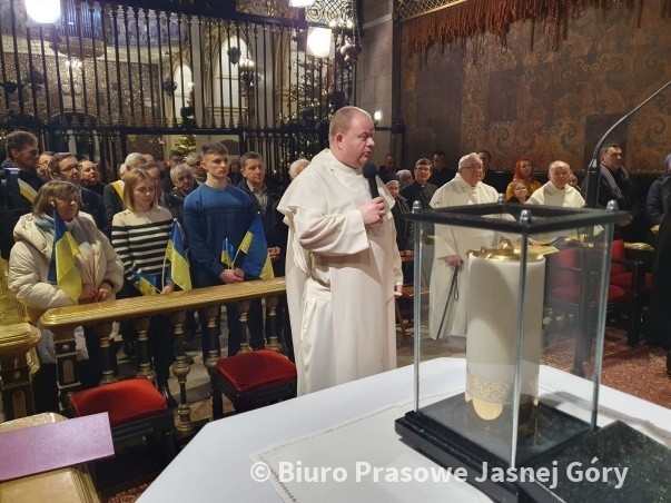 Jasna Góra przekazała światło nadziei Ukrainie. Ogień...