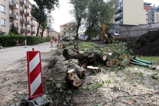 Na tyłach ulicy Nowy Świat trwają przygotowania do budowy przebicia ulicy Białówny.