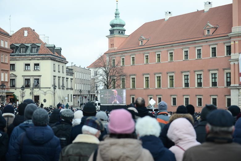 Ceremonię relacjonowaną z Gdańska na Placu Zamkowym śledziło...