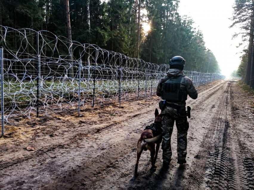 Policjanci na granicy polsko-białoruskiej. Tak pełnią służbę [zdjęcia]