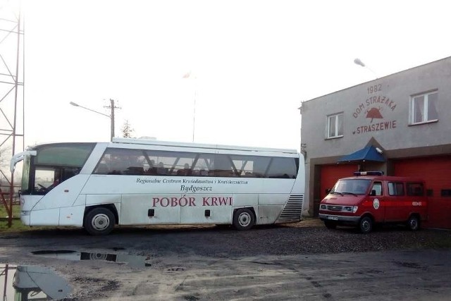 Klubowi Honorowych Dawców Krwi "STRAŻAK" przy OSP w Straszewie przewodzi Daria Zwierzchowska. - To niezwykle aktywna i pełna pomysłów osoba - chwali Stanisław Lewandowski, naczelnik straszewskiej OSP.>> Najświeższe informacje z regionu, zdjęcia, wideo tylko na www.pomorska.pl 