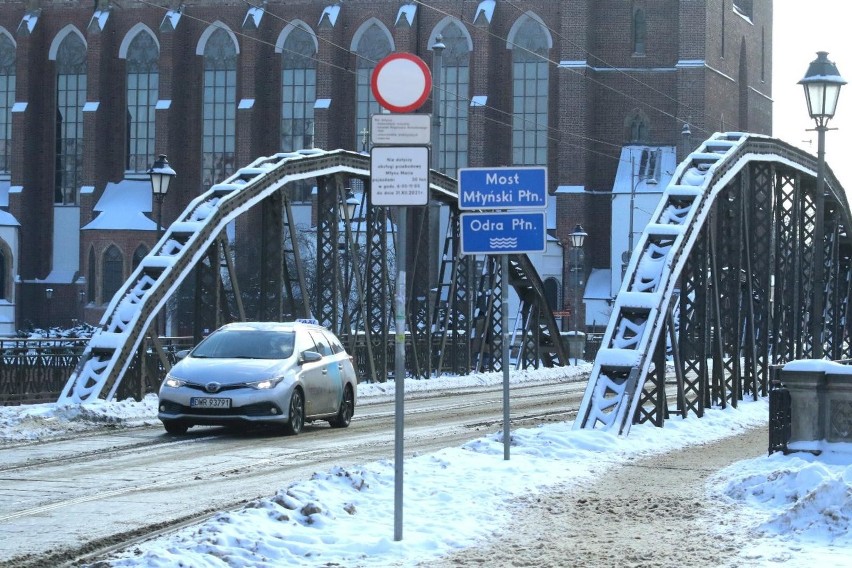 Nieuprawnione pojazdy nagminnie nie stosują się do znaku...