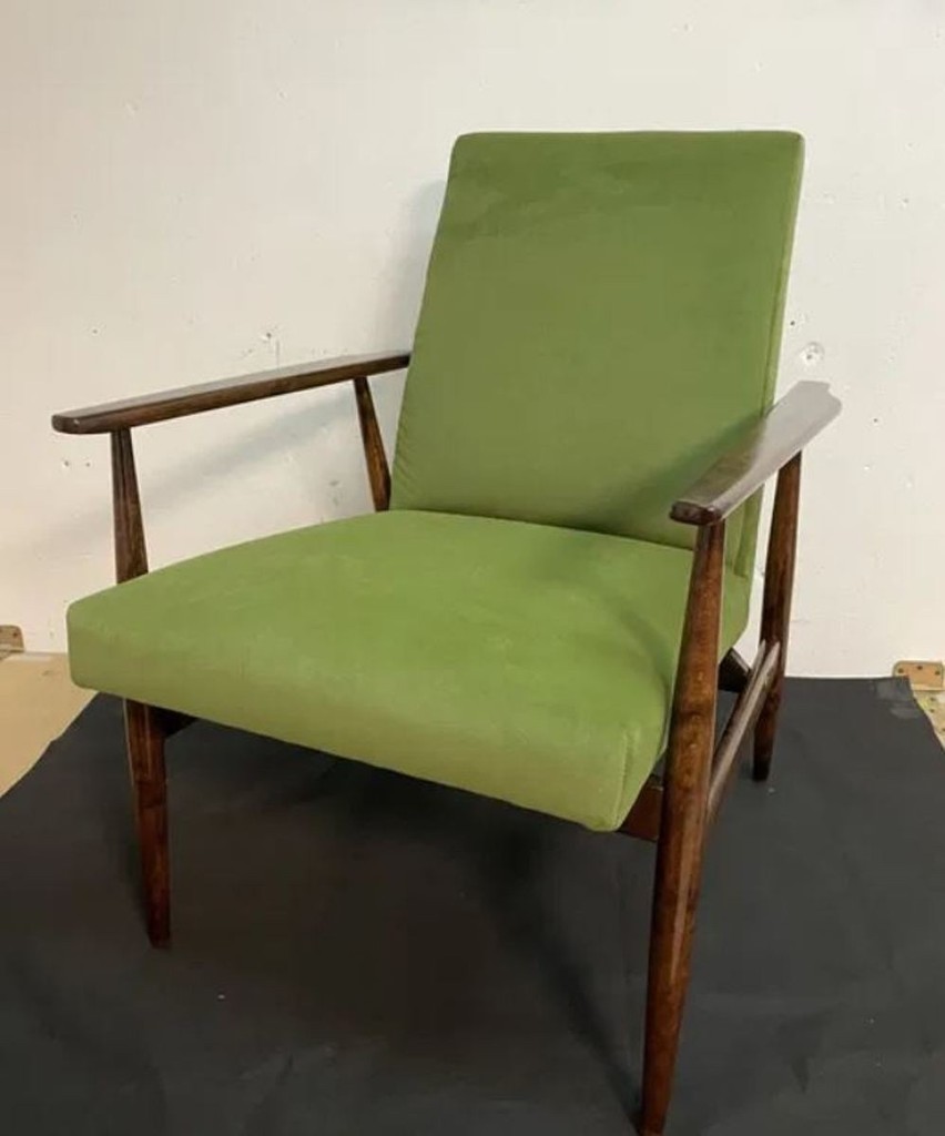 Fotel 300-190 projektu Henryka Lisa, produkowany od 1967...
