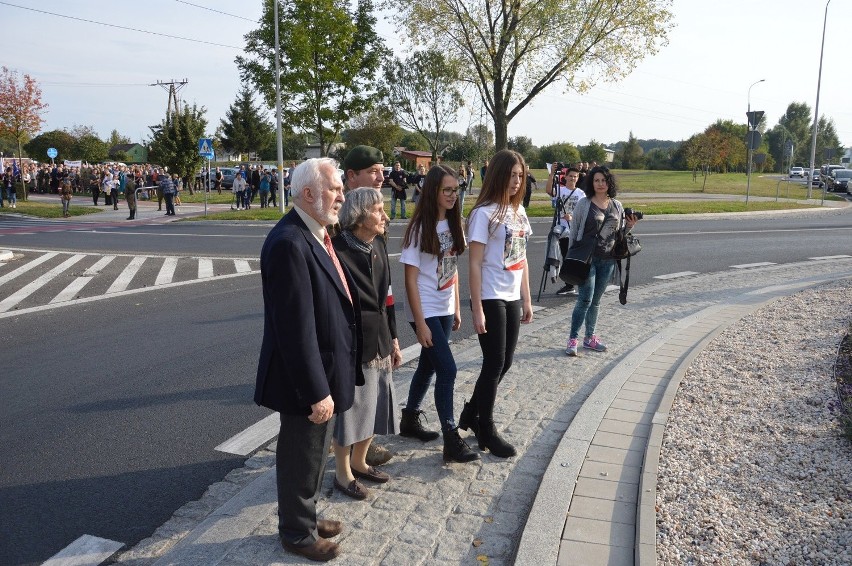 Rondo na os. Piastów zyskało nazwę Batalionu Zośka [FOTO]