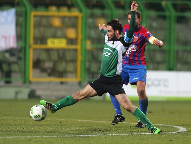 Patryk Rachwał jesienią zdobył gola w meczu z Polonią Warszawa, ale PGE GKS przegrał 1:2. Dziś bełchatowianie mają okazję do rewanżu