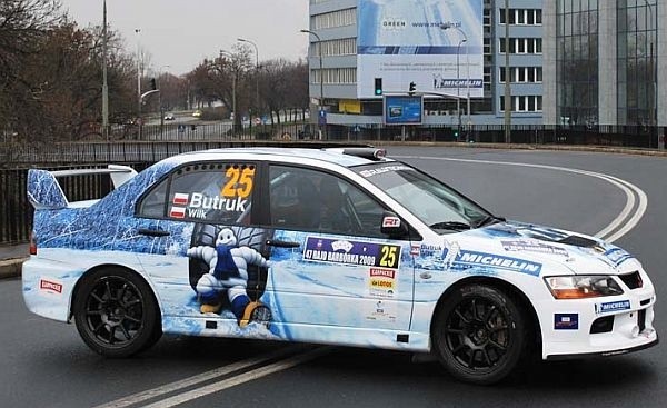 Samochód białostockiej załogi &#8211; mitsubishi lancer EVO IX z Rally Technology spisał się w stolicy bardzo dobrze