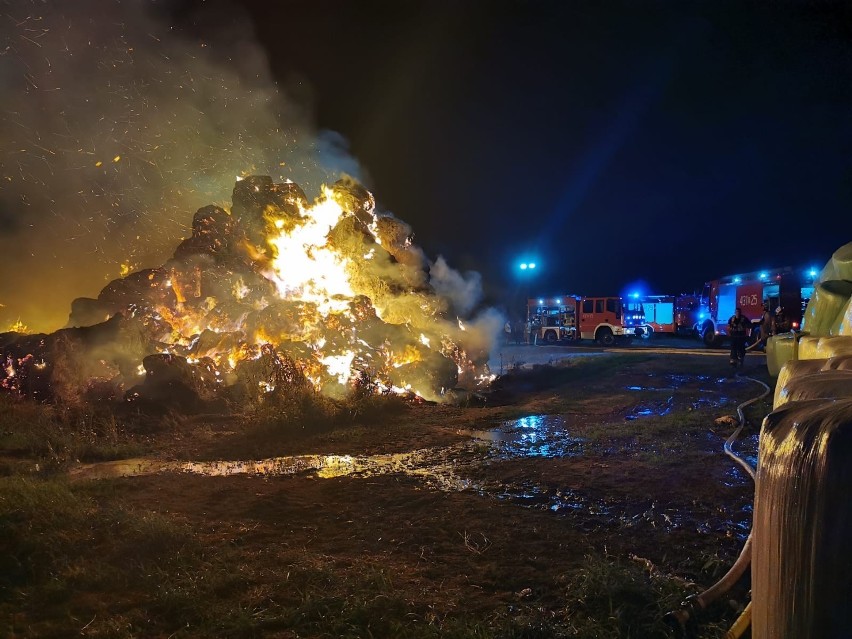 Pożar na polu w Krzywiźnie