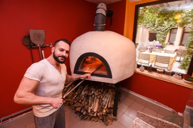 Włoch Cristiano Bitondo otworzył restaurację przy Rynku Nowomiejskim w Toruniu około półtora roku temu