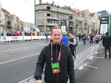 12. Poznań Półmaraton to nie tylko zmagania sportowe. Biegacze pomogli też choremu na raka Januszowi [ZDJĘCIA]