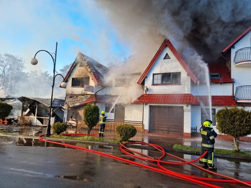 W niedzielę, 27.03.22, strażacy dogaazali pożar w sąsiednim...