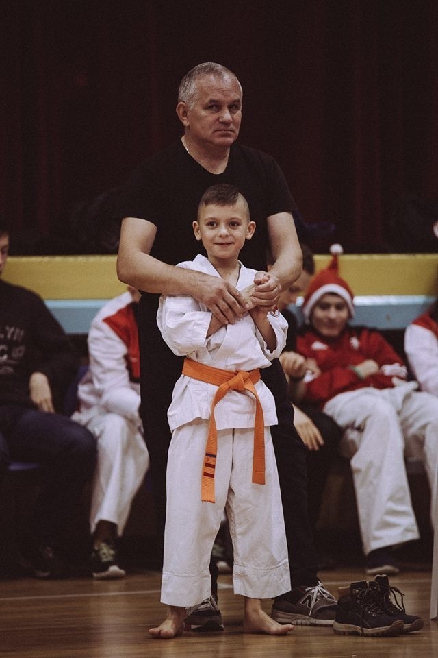 Udany turniej mikołajkowy z Kieleckim Klubem Karate Kyokushin Koronea. Był prezydent Bogdan Wenta [DUŻO ZDJĘĆ]