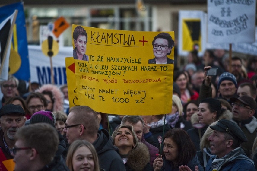 Wieczorem na Rynku Staromiejskim w Koszalinie już po raz...