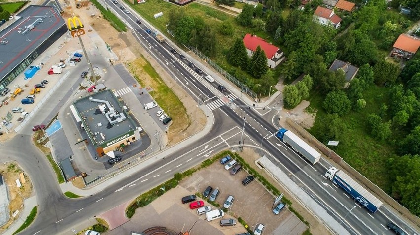 Zakończyła się przebudowa skrzyżowania DK 94 z ul....