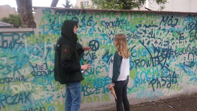 Namalowali graffiti, żeby powiedzieć "NIE" przemocy wobec dzieci.