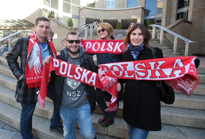 Szkocja - Polska. Ulice Glasgow pełne kibiców