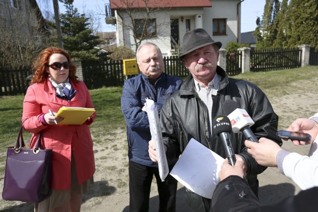 Spotkanie radnych z mieszkańcami ulicy Wczasowej wSpotkanie radnych z mieszkańcami ulicy Wczasowej w Słupsku.